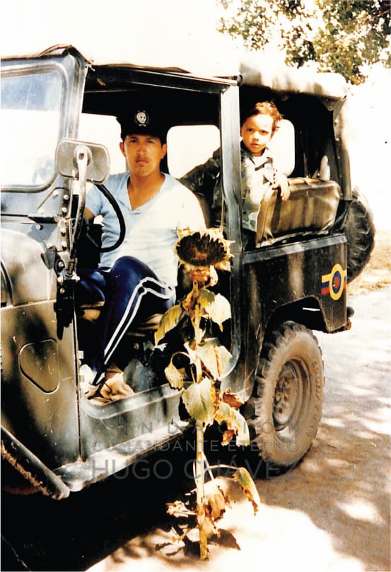 Sospechoso de pertenecer a un movimiento revolucionario, Chávez es despojado del comando y asignado a Santa Rita.