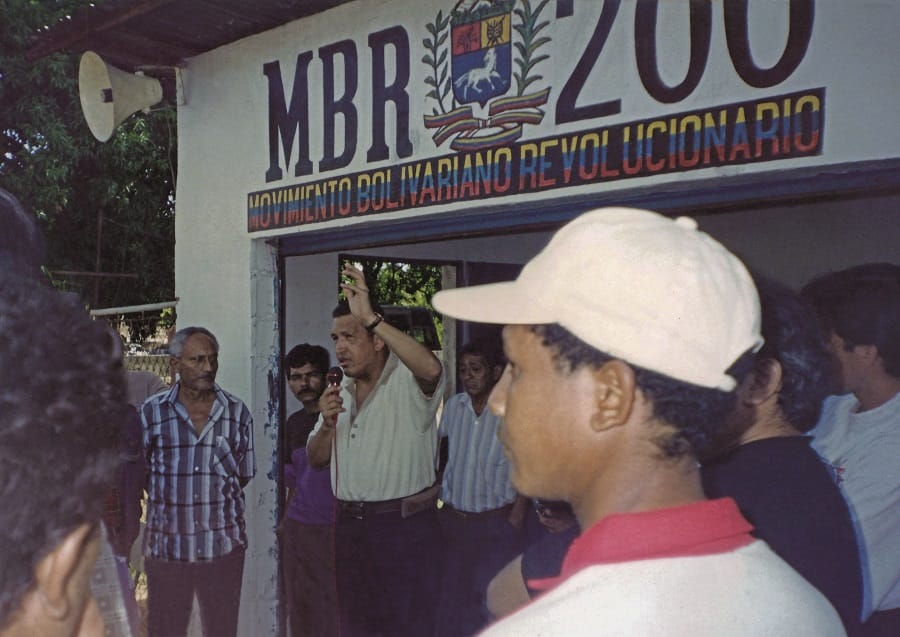 Sale en libertad a encontrarse con su pueblo