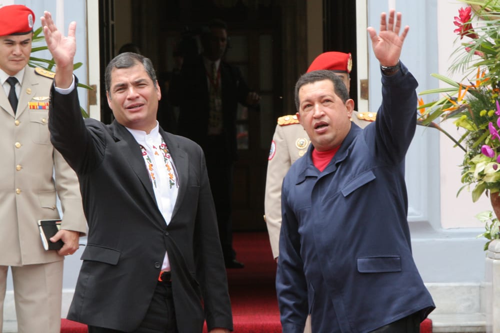 Hugo Chávez junto a Rafael Correa