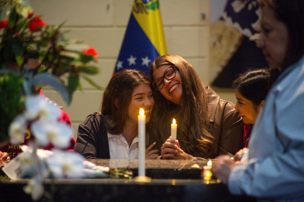 Bajo la luna de marzo: El Cuartel de la Montaña en vigilia de amor y lealtad al Comandante Chávez — imagen 5